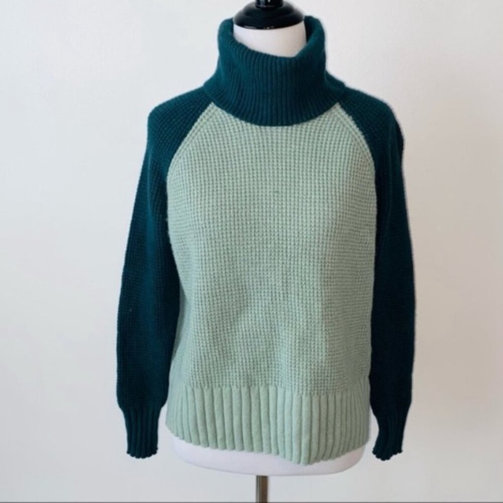 Madewell - Colorblock Eastbrook Turtleneck Cross-Back Sweater | XS: Sage Green - Picture 14 of 15